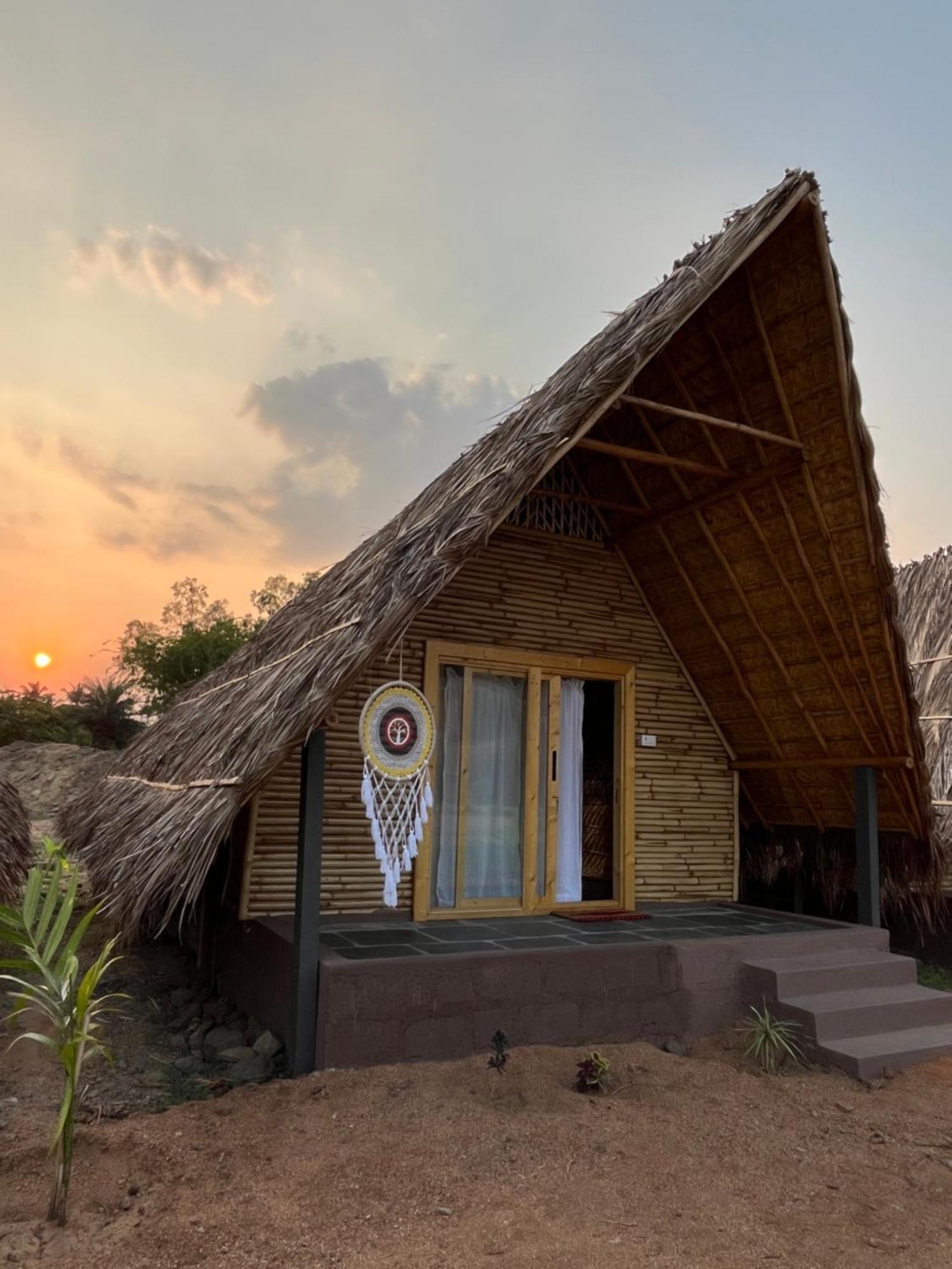 Tropical Hampi Hotel Exterior photo