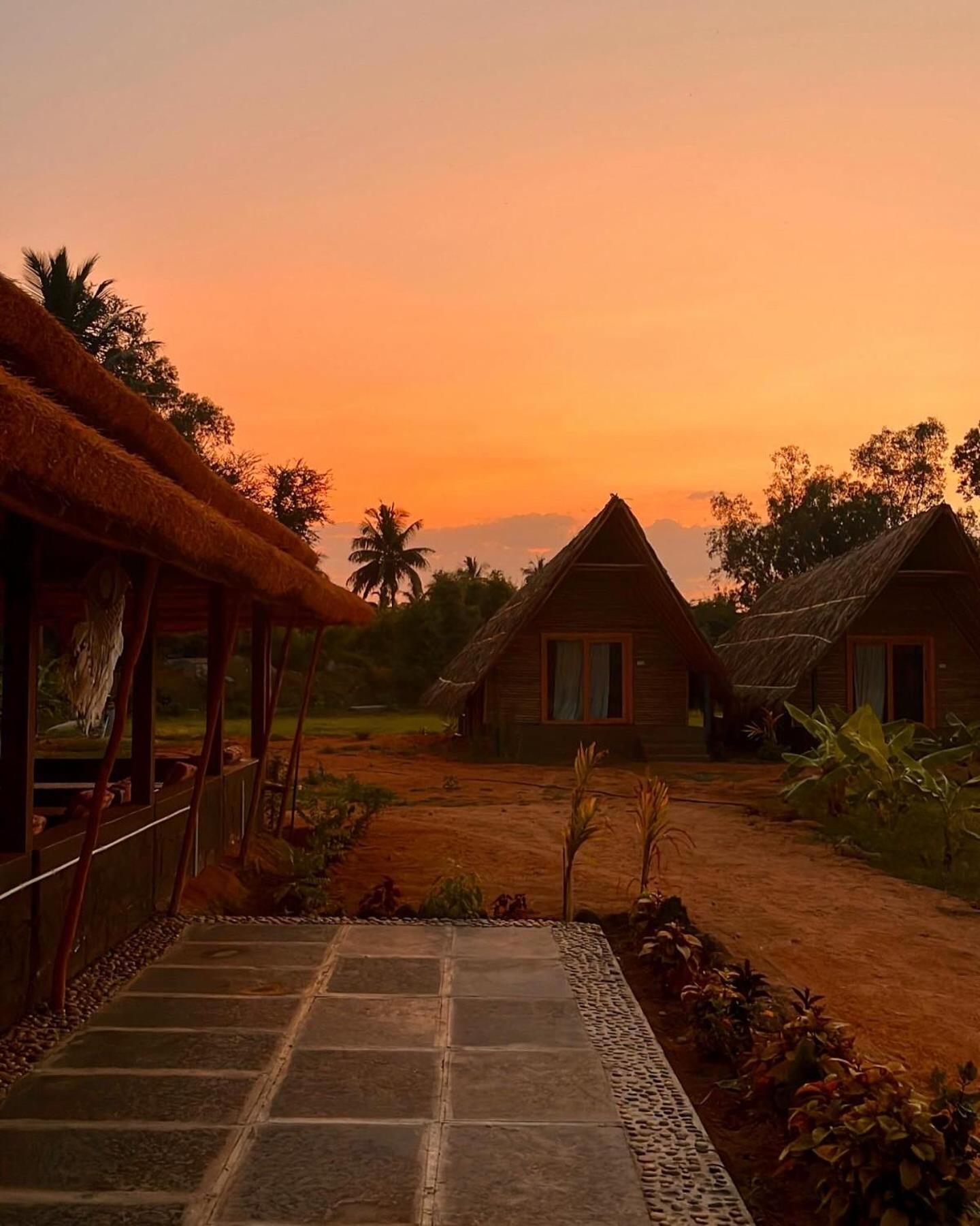 Tropical Hampi Hotel Exterior photo