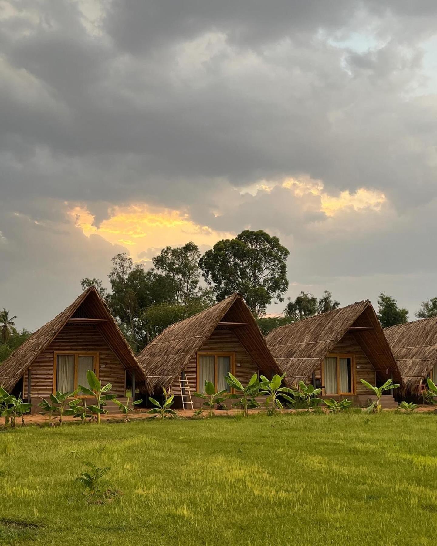 Tropical Hampi Hotel Exterior photo