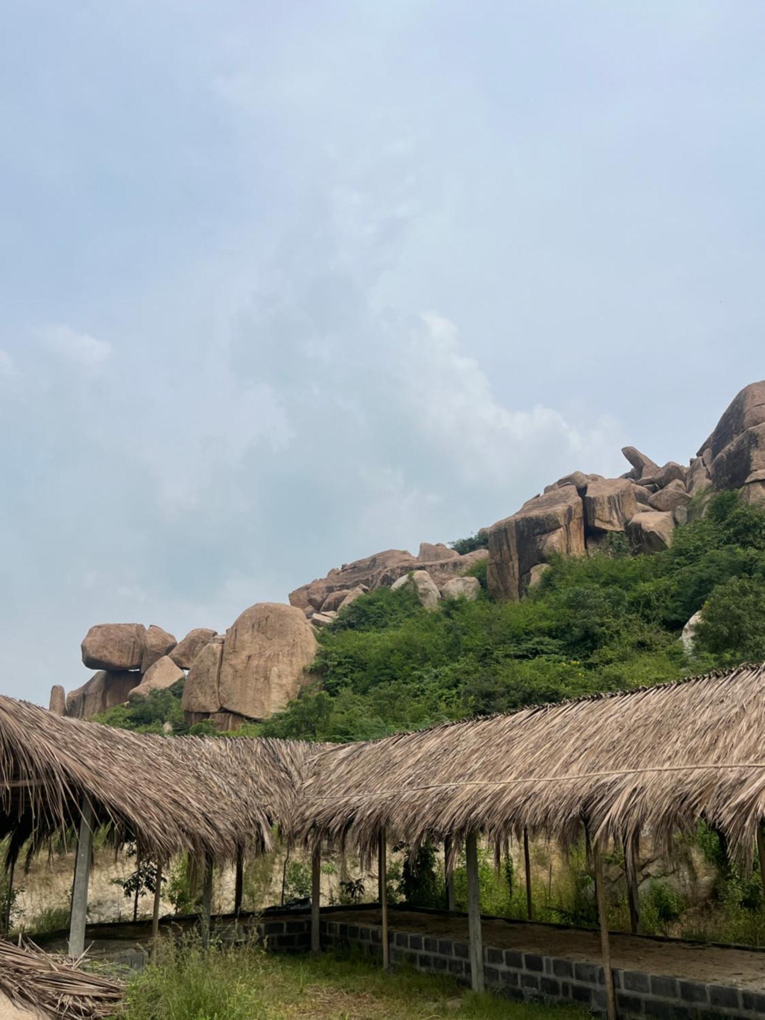 Tropical Hampi Hotel Exterior photo